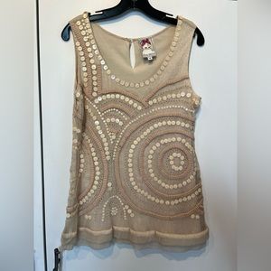 ANTHROPOLOGIE embellished top in crème color. Size M.